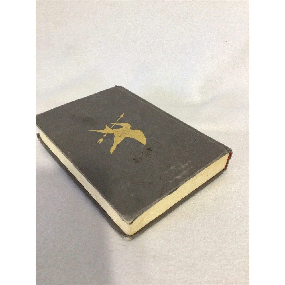 Scholastic The Hunger Games Suzanne Collins First Edition Hardcover‎ Grey Good